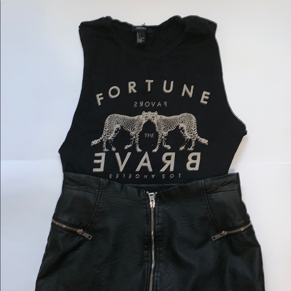 FOREVER21 GRAPHIC TANK TOP